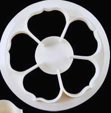Изделия хоз.обихода из полимерных материалов:  Вырубки с выталкивателем для мастики   (Пятилистник для розы d 90мм 56624)